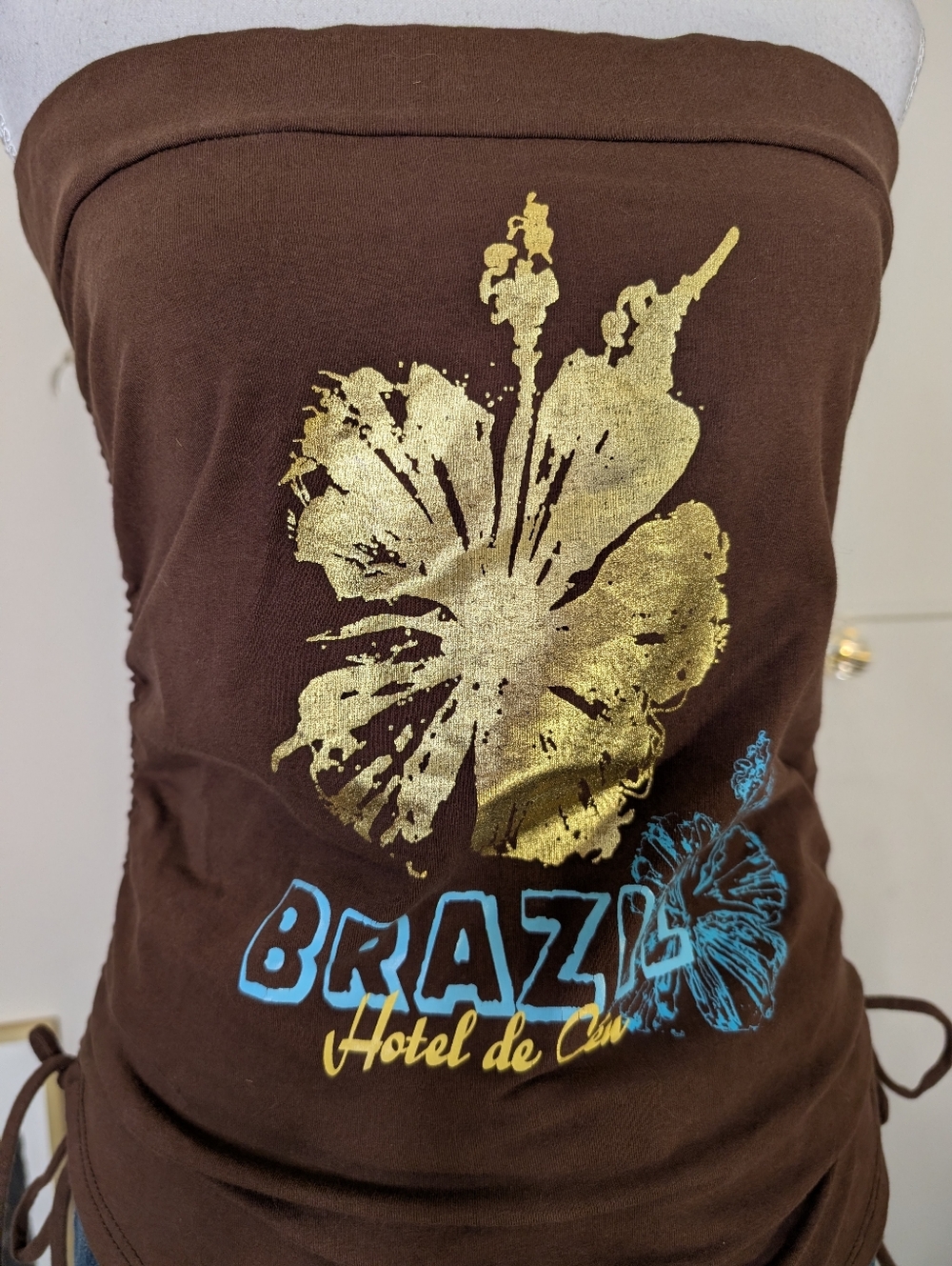 Y2K Brown Strapless Brazil Graphic Tube Top with Gold Hibiscus Print